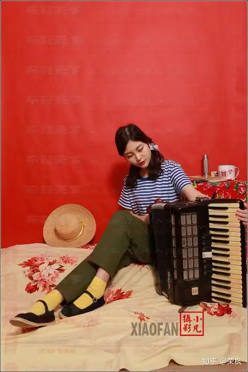 为什么男人爱看女人穿的黑平绒一带高跟布鞋