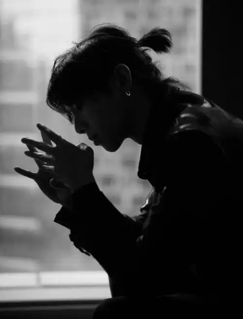 华晨宇的图片你有一组华晨宇的美照需签收