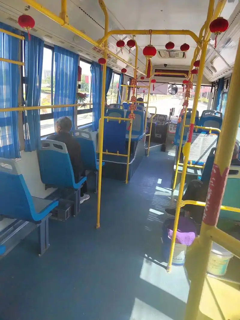 今天的58路公交车司机令人触动