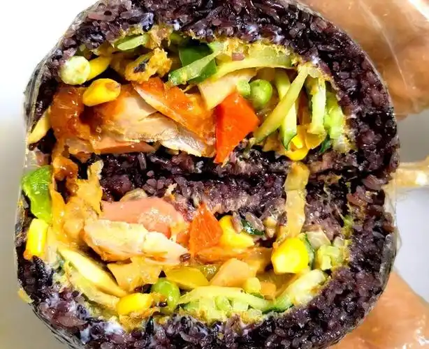 紫米饭团适合减肥吗 紫米饭团热量高嘛