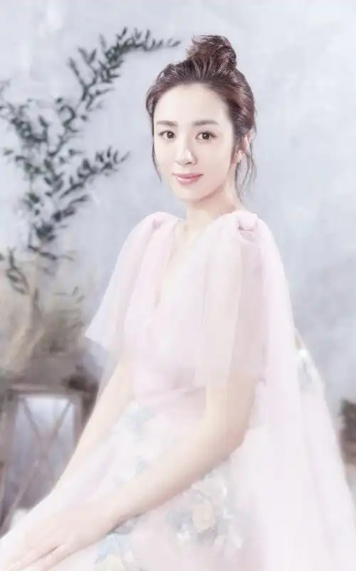 王晓晨唯美优雅迷人写真图片