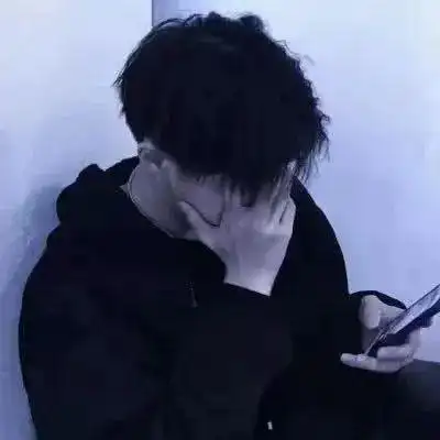 稳重暗色调成熟冷酷男生头像图片