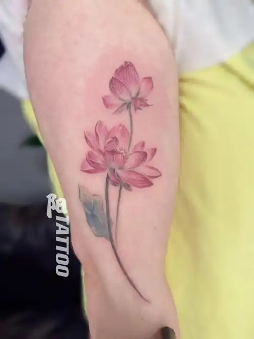 水墨荷花纹身国画纹身适合女生的清新纹身