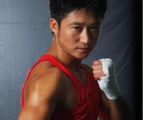 被忽略的肌肉猛将吴京到底有几块腹肌