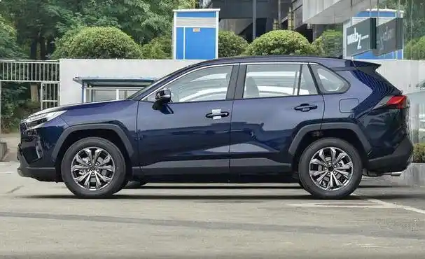 20万左右买suv还看荣放?这车对标q5l,最低18.38万元起