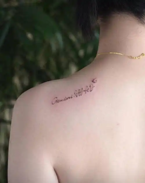 字母纹身图片_背部几何纹身图案