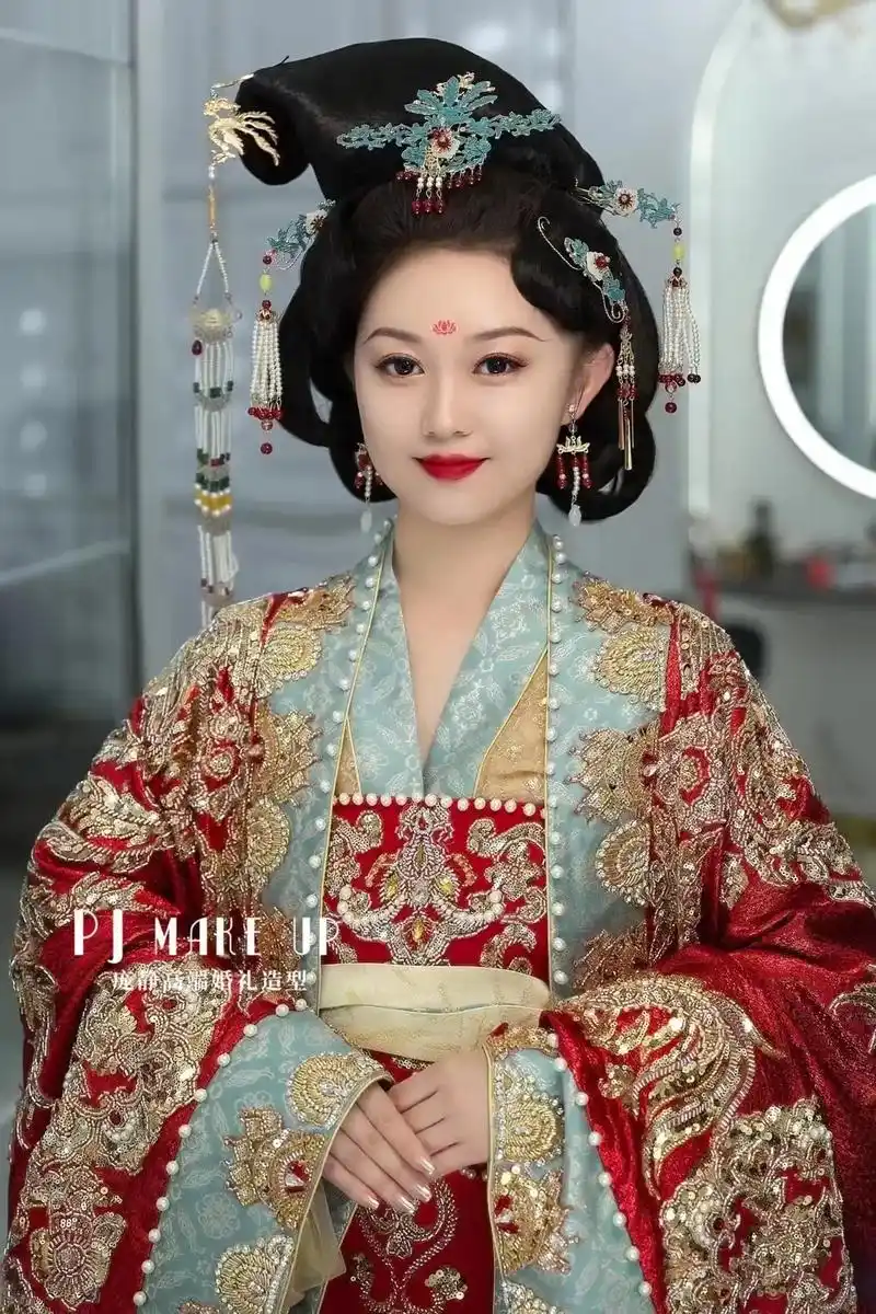 唐朝皇后90雍容华贵#庞静高端婚礼造型 #中式婚礼 - 抖音