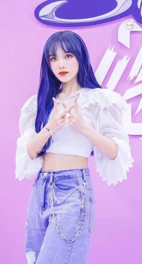 "绝世美少女"程潇 充满青春气息的懵懂感 宛如人间仙子般美丽_宇宙