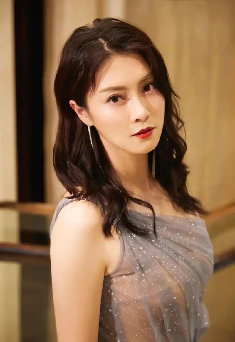 朱锐写真美图:美丽大方,魅力十足