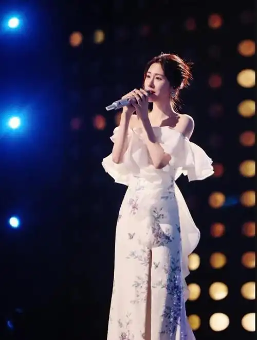 勇敢女孩张碧晨舍掉名分只要孩子看似两手空空却赢得一切