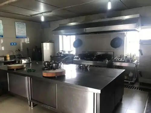 守护舌尖上的安全!园(镇)开展建筑工地食堂专项检查~_工作