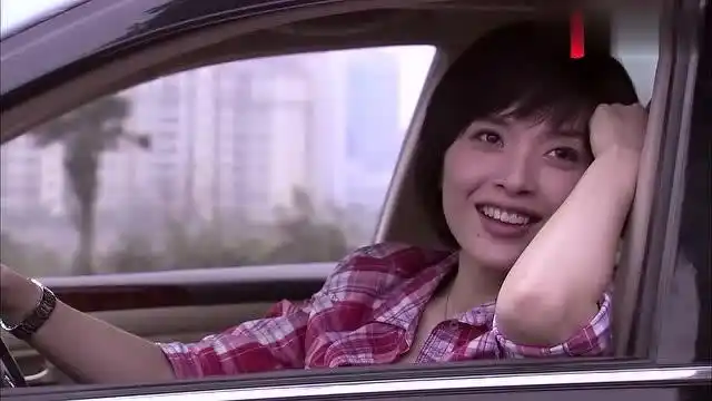 青春不言败:靳东李佳因戏生情,从相识到相爱,好暖啊!