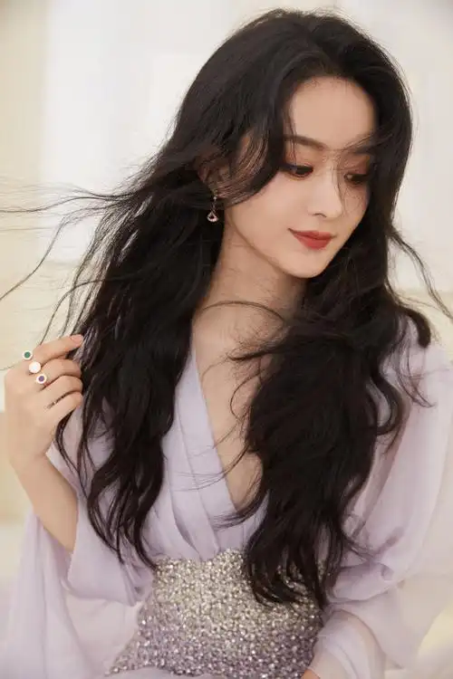 赵丽颖薄纱长裙好粉嫩