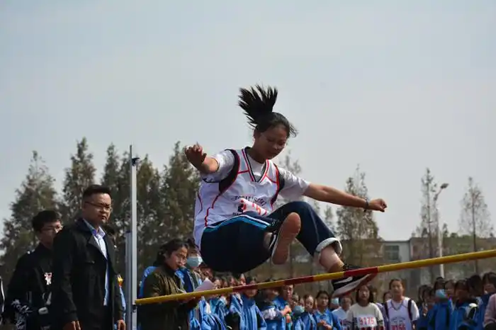 和县三中成功举办第二十九届秋季田径运动会