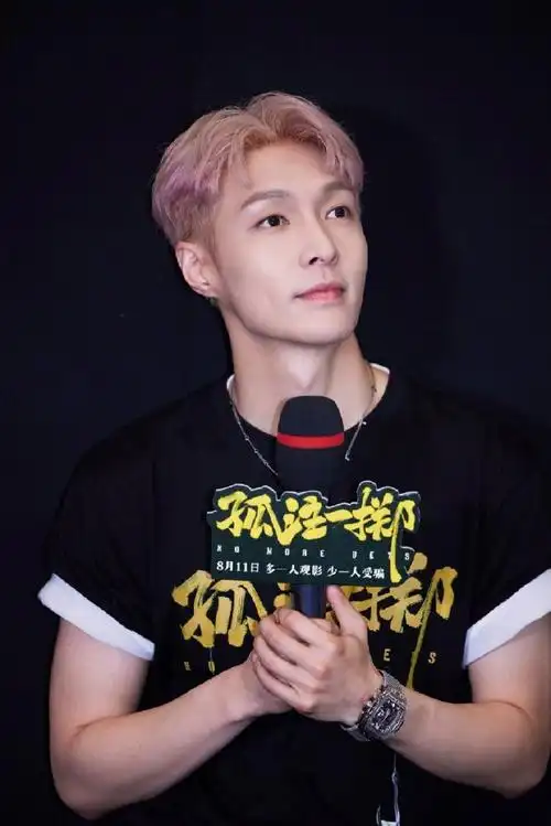 张艺兴为潘生设计角色细节##张艺兴谈粉丝哭了