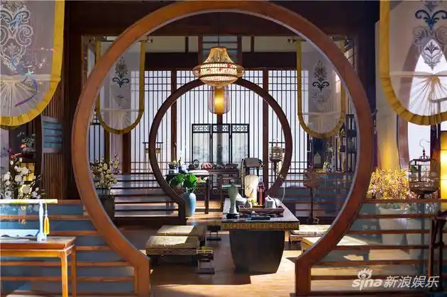 《花谢花飞花满天》布景