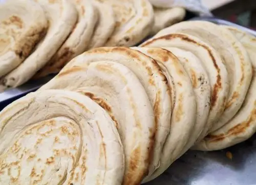 陕西八大怪锅盔像锅盖