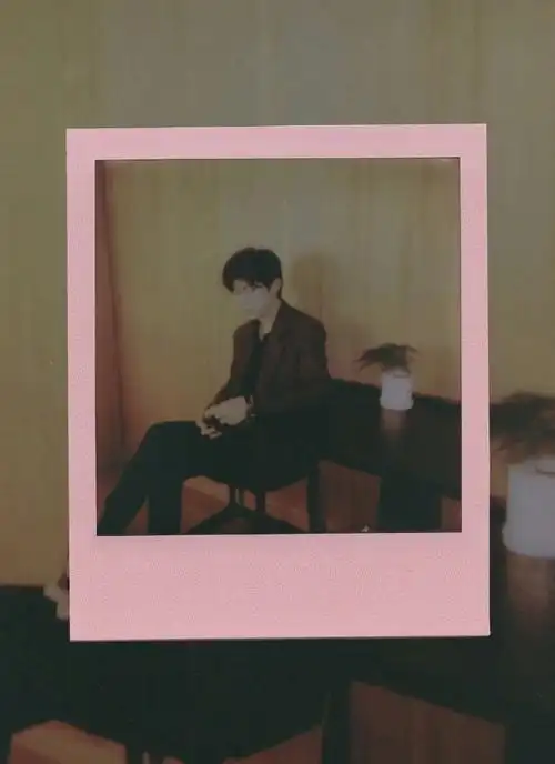 易烊千玺先咔嚓一组宝丽来##易烊千玺拍立得照