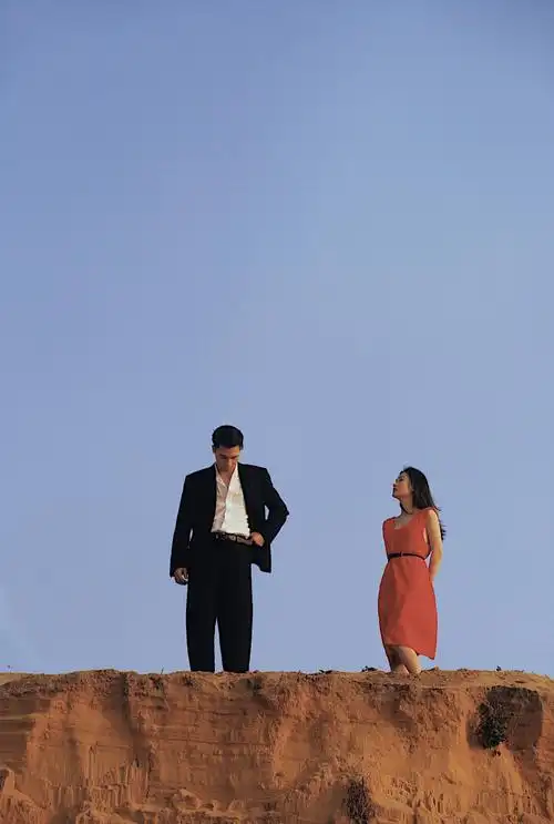 情侣/壁纸图源微博@杜子同