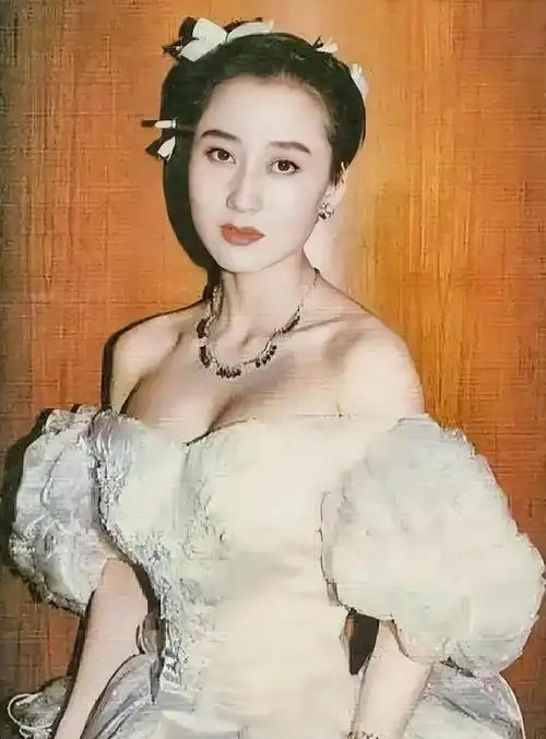 世上"绿茶"千万万,最怕利智这种,原来我们被骗了十几年