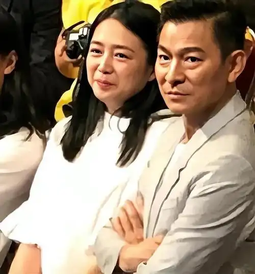 天王刘德华和他的妻子