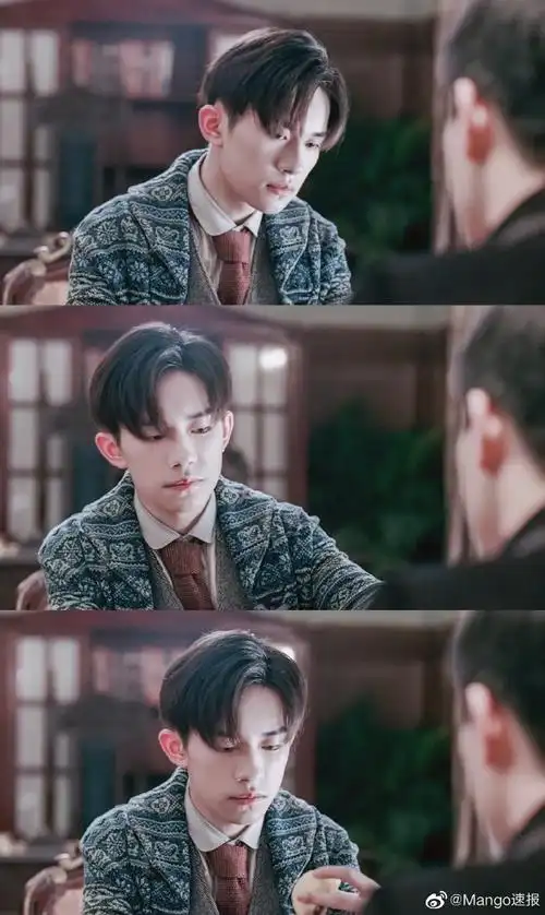 易烊千玺领带毛衣造型#《热血同行》更新,帅气易军官归来!