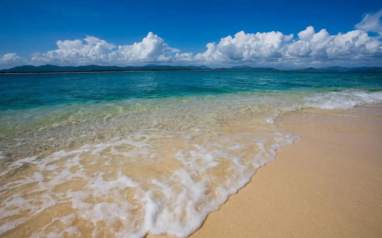 夏季清凉三亚蜈支洲岛唯美沙滩高清桌面壁纸(二)