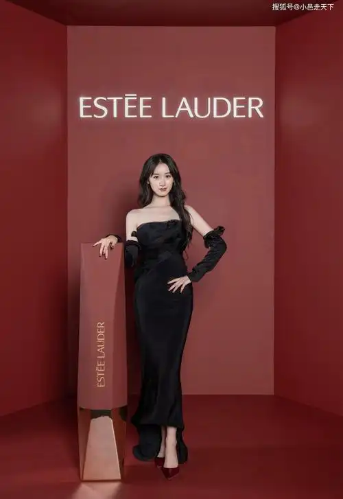 袁冰妍黑色连衣裙性感写真