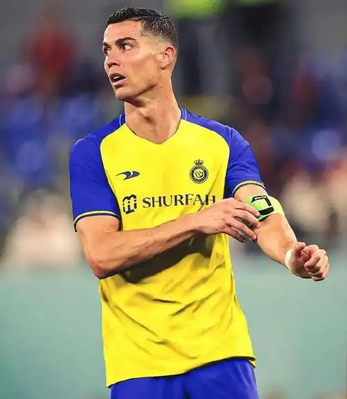 沙特豪门球队利雅得胜利正式宣布世界足球巨星葡萄牙球员c罗加盟
