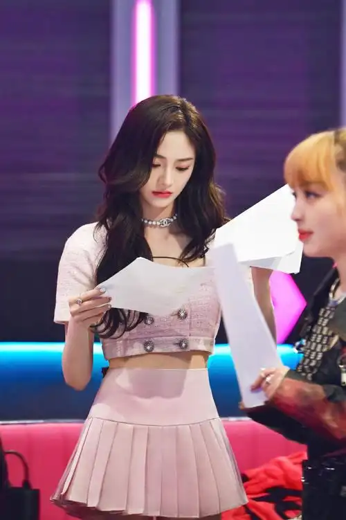 周洁琼爆裂舞台