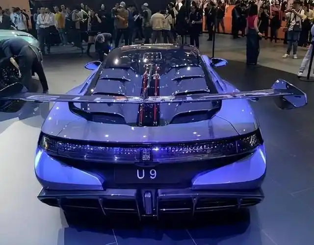 比亚迪史上最贵超跑售价168万元网友调侃买保时捷它不香吗