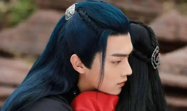 招摇:厉尘澜说情话,白鹿许凯同步噘嘴卖萌,花絮就是比正剧甜_小动作