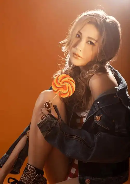 回家李彩桦的写真集,美貌与狠劲完美碰撞,你hold住吗?