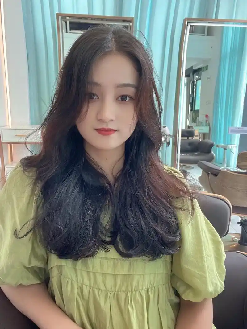 烫发作品#气垫烫  女孩子喜欢自然温柔的卷发可以ge - 抖音