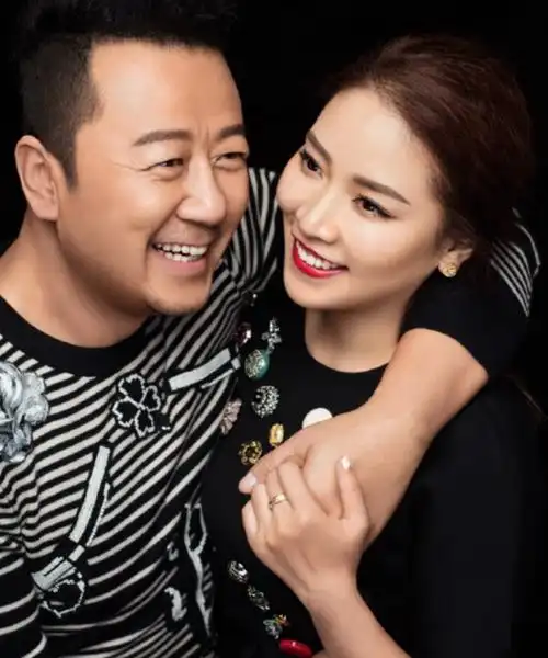 回顾重庆李燃嫁给大17岁郭涛婚后生一双儿女风光背后是辛酸