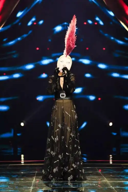 新晋唱将"比从前快乐"更是爆料刘德华只有一杯啤酒的酒量,真的假的?