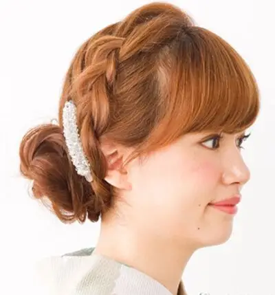 大脸适合把头发扎起来么 脸大扎什么头发好看