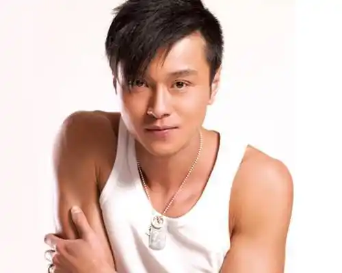 小鲜肉时期的黄浩然都算默默无闻