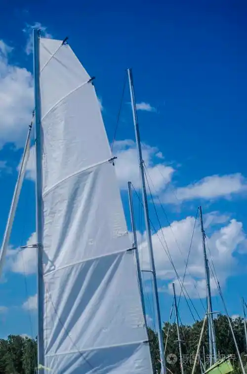 漂亮的船帆船和索具美丽的背景和景观景观和全景的帆与索具在蓝天在
