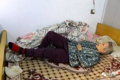 瘫痪在床十七年人人却说这位龙游老人福气好