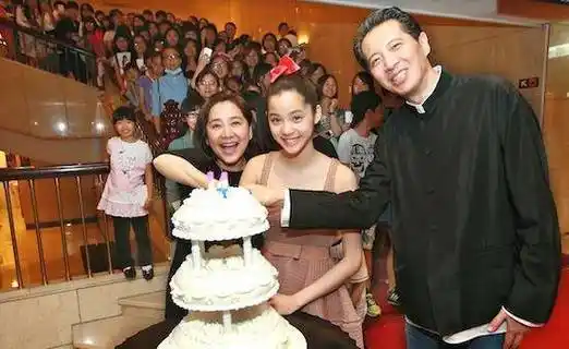 欧阳娜娜3年吸金破9000万,与王源cp炒作,小心日久生情_妮妮_大提琴