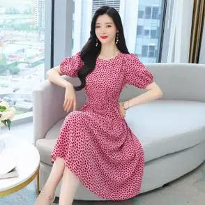 中长款2023夏季新款修身碎花连衣裙动心时尚女装短袖裙子韩版