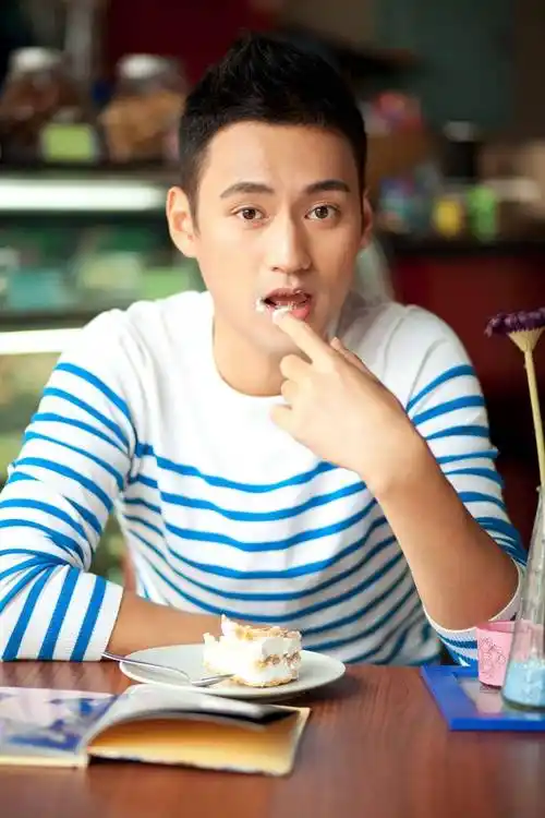 演员袁弘:我这辈子最正确的决定,就是娶了好兄弟的前妻张歆艺_胡歌