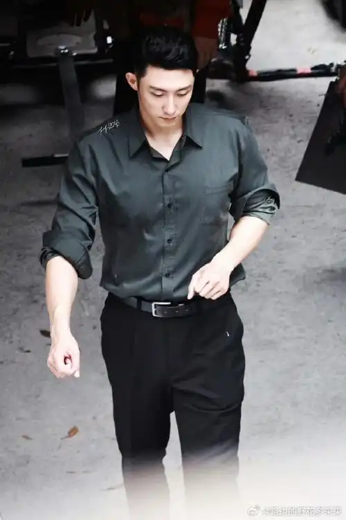 黄景瑜倒三角身材