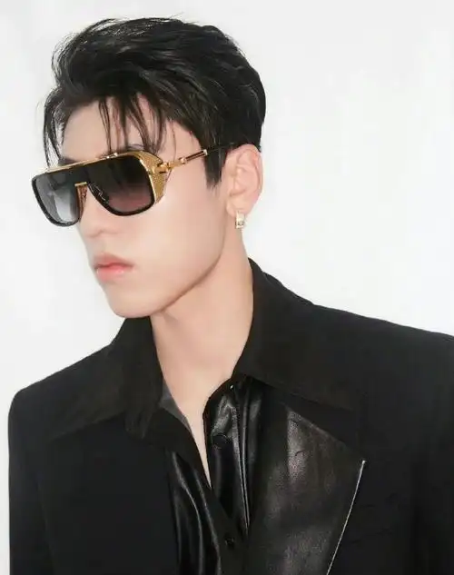 不会恋爱的我们##建议王子异眼镜半永久