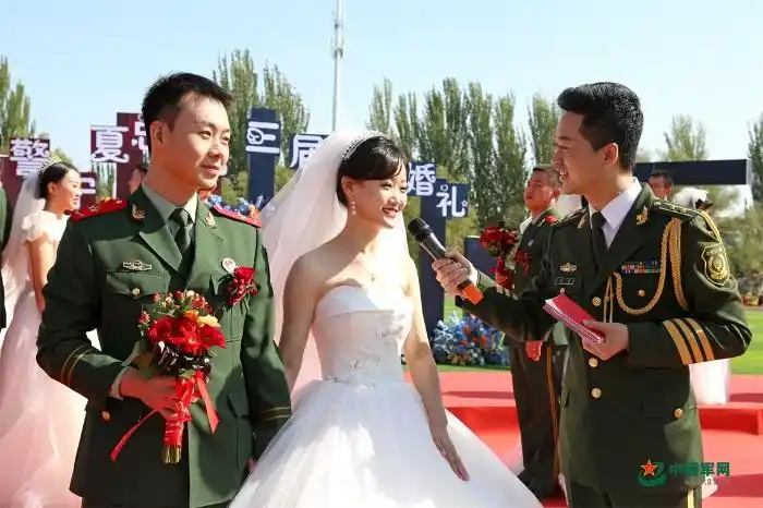 武警宁夏总队举办"缘定今生 强军有你"集体婚礼