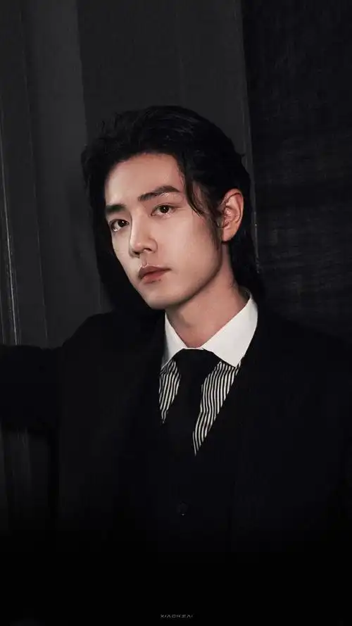 肖战视频什么时候发##肖战黑西装十五宫格