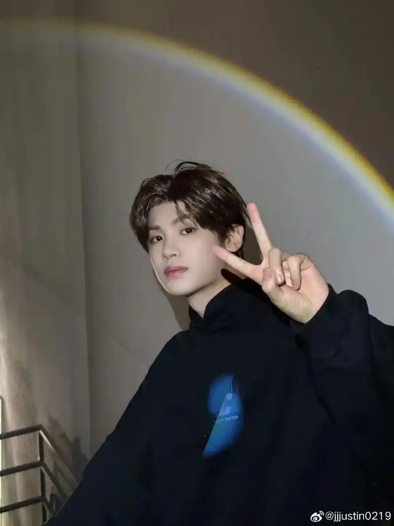 努力哄nana的justin#黄明昊 #黄明昊justin