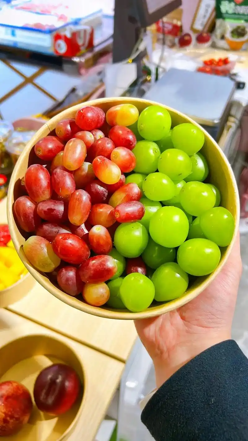 切果切我们是专业的 所有水果现称现切.西瓜91半个起 哈密瓜 - 抖音