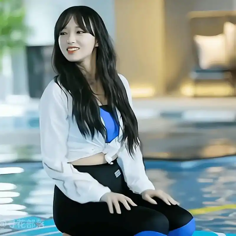 程潇水上做瑜伽,这平衡力不愧是练舞的!